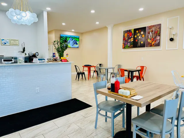 Dazzling Pho N Drinks