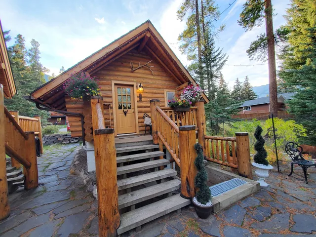 Banff Log Cabin Guesthouse