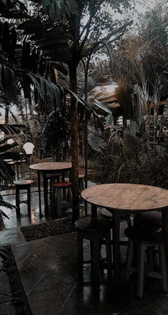 Legit Kitchen and garden