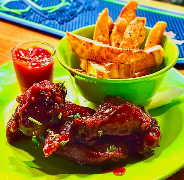 Out Out Bar & Lounge