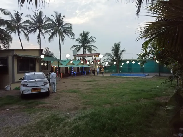 Varad Beach Huts