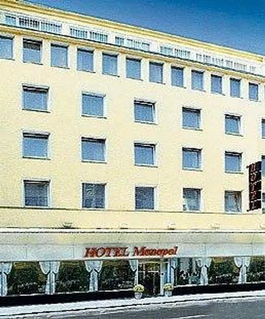 Monopol Hotel