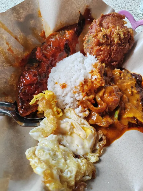 娘惹风味蓝花饭 （Nyonya Nasi Lemak）