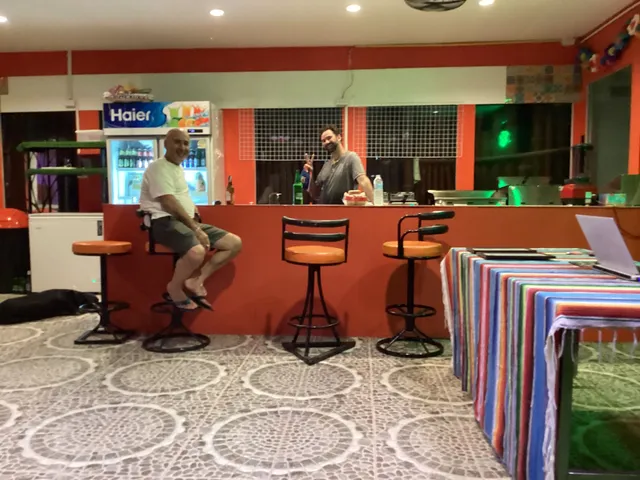 Spliffys - Tacos, Wings, & Weed