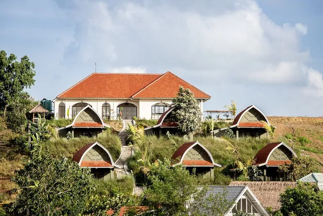 Drop In Surfcamp & Lodge