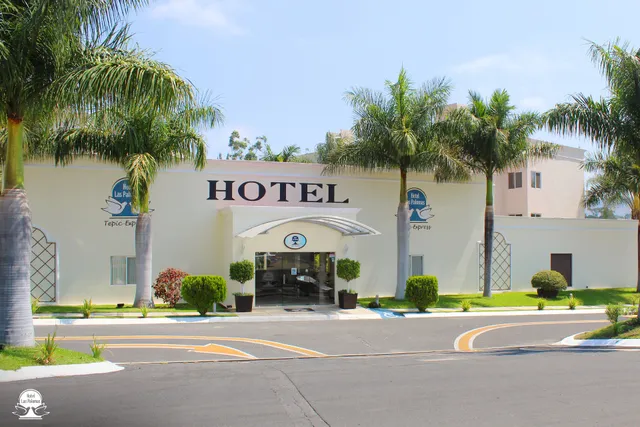 Hotel The Pigeons Tepic Express
