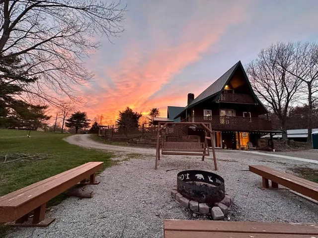 1st Choice Cabin Lodging Company