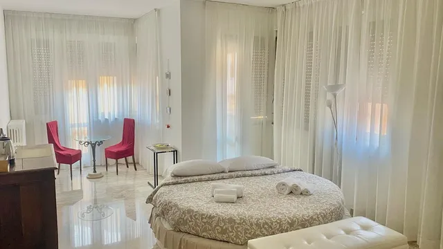 Via Del Corso Room & Suite