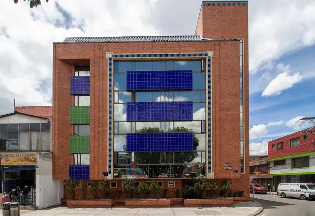 Lavid hotel Palacio Real hospedaje cerca al aeropuerto planes romanticos bogota