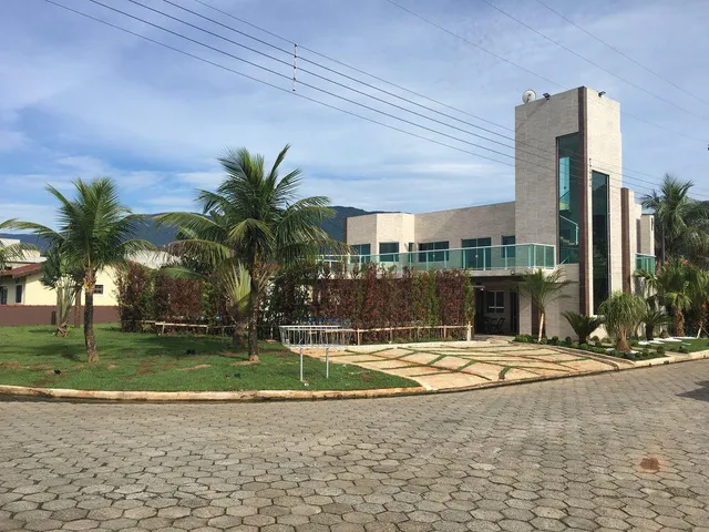 Casa piscina na praia