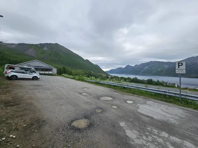 Mountain Trail Parking (Segla/Hesten)