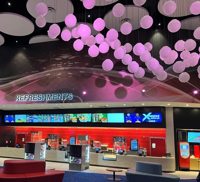 Showcase Cinema de Lux Hanover Crossing