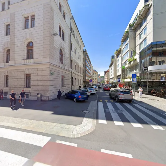 Miklošičeva cesta 11