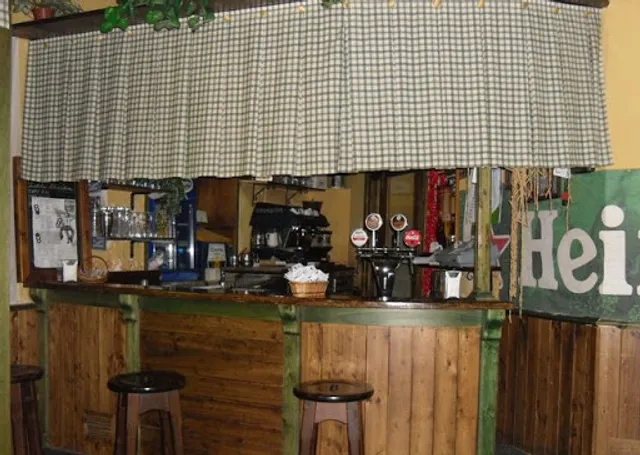 Tratto Pub Little Christin