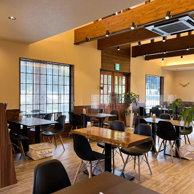 カフェ フルトリエ