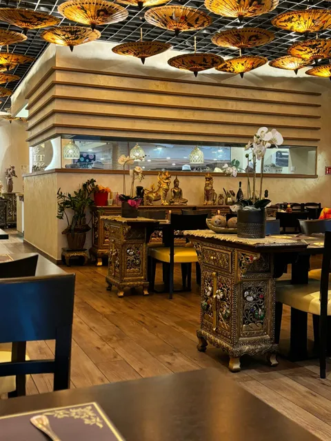 Golden Square Thai Restaurant