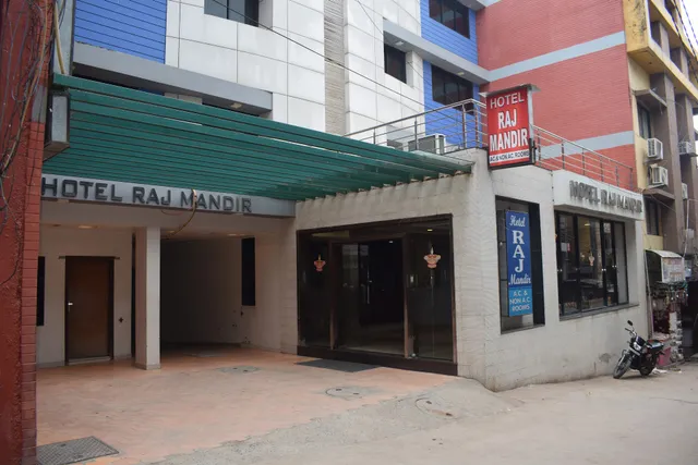 Hotel Rajmandir || Budget Hotels, Hotel