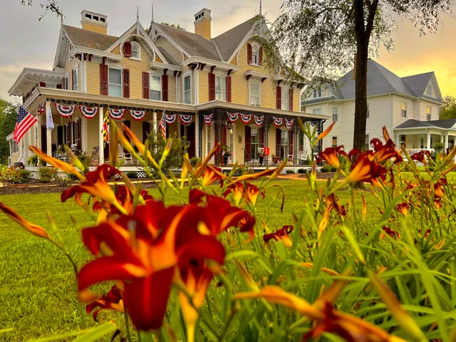 River House Inn - CLOSED