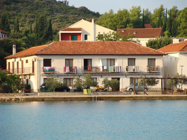 Trim Apartments and Rooms