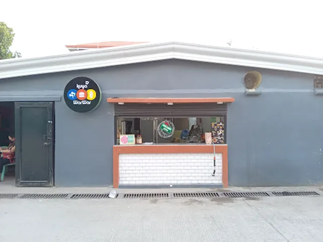 Kuya Warwar's Shawarma