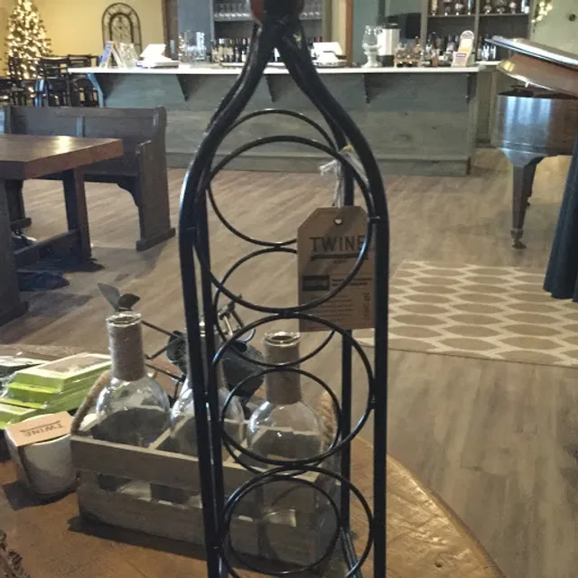 Fion Wine Room and Classic Swing