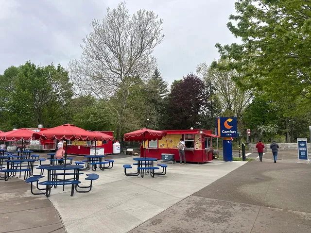 Everest Cafe Mobile Food Truck