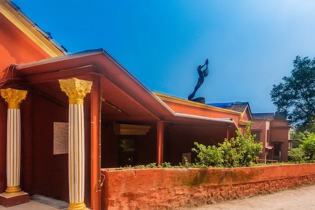 Royal palms Greek Collection