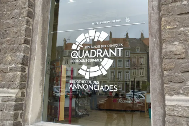 Library Des Annonciades