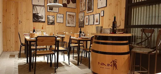 Nain Bar Café