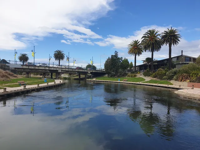 The Quays, Riverside Park
