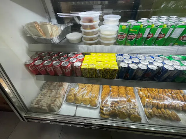 Desi Bites Cafe (S Richmond Hill)