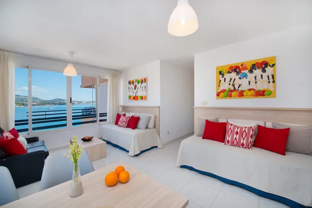 Apartamentos Cala Blanca