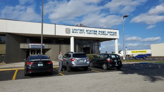 Sun City Center Plaza