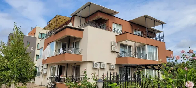 Niko's Apartments Deluxe