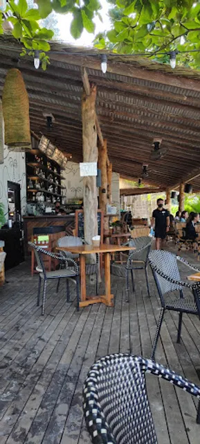 Maremegmeg Beach Bar