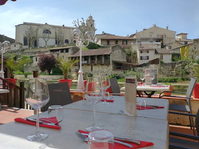 Les Terrasses du Petit Nérac, chambres et restaurant