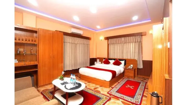 OYO 523 Gautam Hotel Chapur