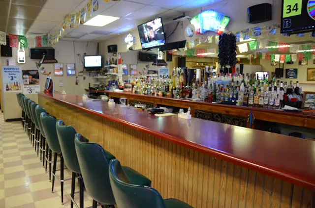 Vela’s Restaurant & Lounge