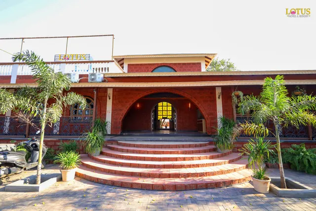 Lotus Hotel & Resort