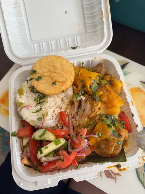 Las Montañeras Bakery and Cafe