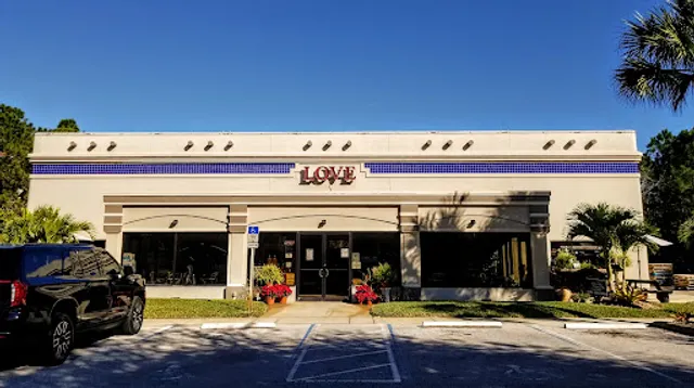 Love Whole Foods Cafe & Market