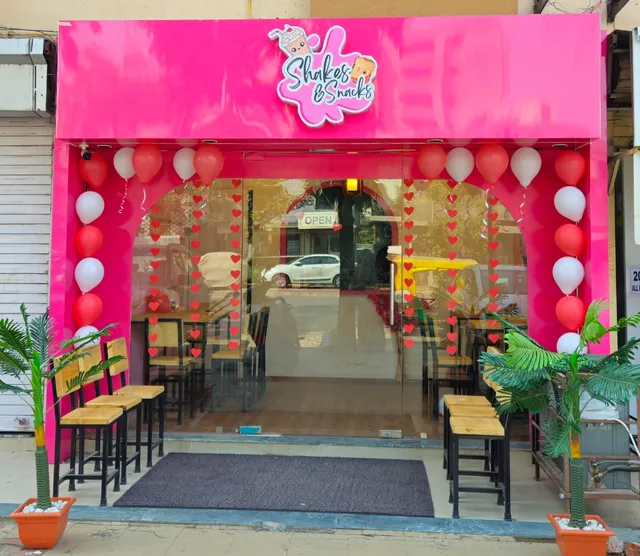 Shakes & snacks - Ahmedabad’s best thickshake place