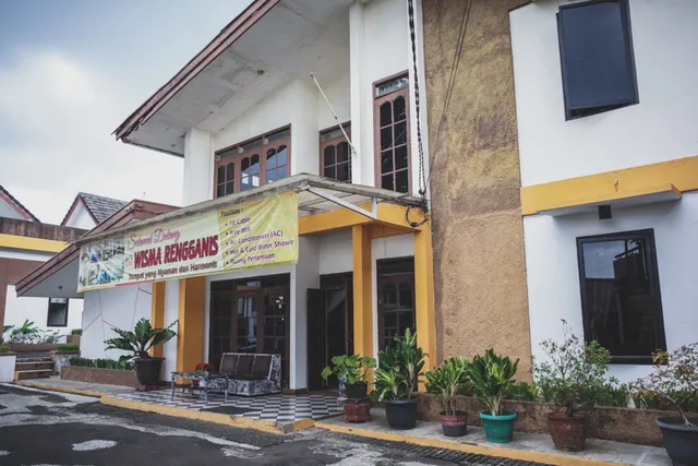 RedDoorz near Taman Kota Lapang Merdeka Sukabumi