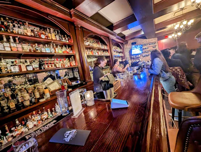 Wiseguy Lounge - Mass Ave