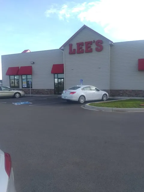 Lee's Famous Recipe Chicken