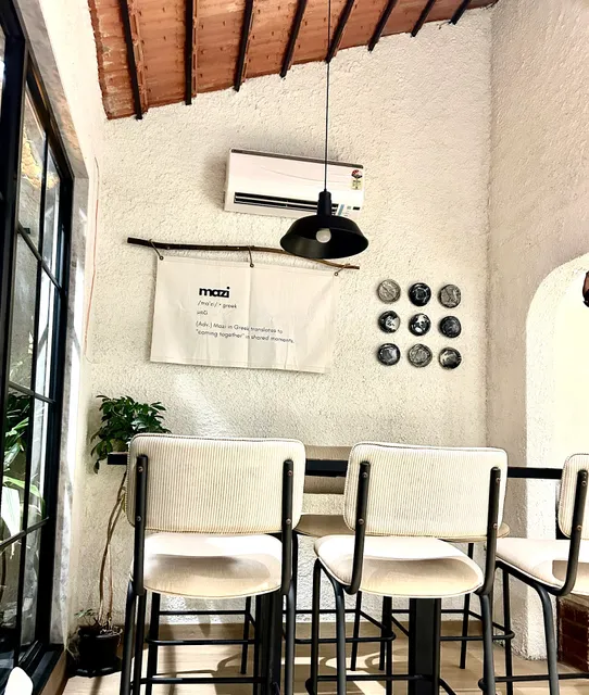 Mazi Coffee Bar & Kitchen, Bandra