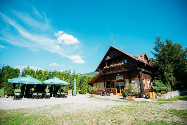 Zetavár Pension & Camping
