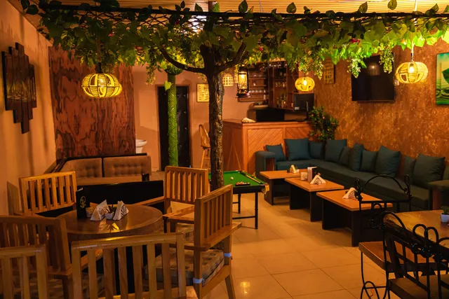 LA CENA Restaurant & Lounge