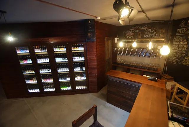 Bootleggers Pub, craft beer, cider, burgers