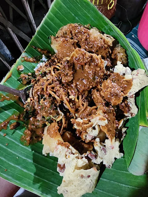 Yu Surip Spesial Nasi Pecel